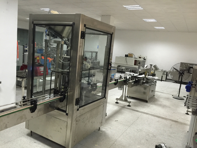 marķēšanas mašīna capping line.jpg