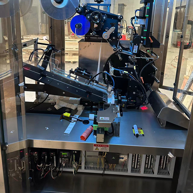 Automātiska plastmasas mīksto cauruļu marķēšanas mašīna ar cauruļu padeves sistēmu