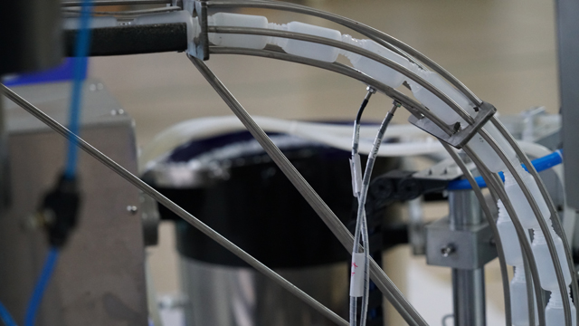 pudeļu padevējs.jpg