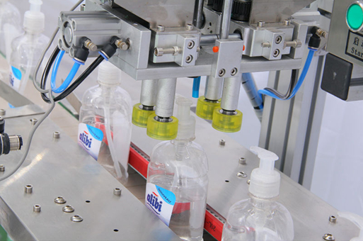 screw capping machine skrūvējamo vāciņu aprīkojums.jpg