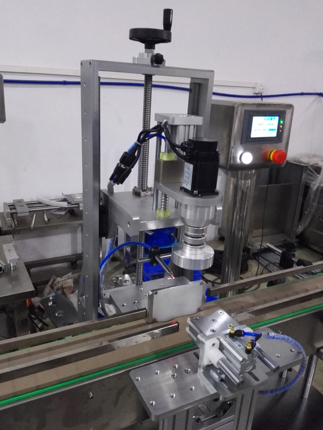 vienas galvas vāciņa mašīna burkas.jpg