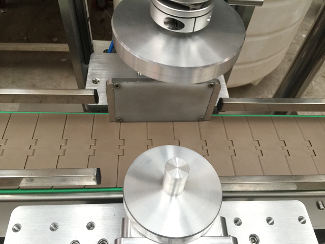 automātiskais capper.jpg