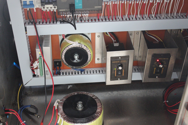 iekšējā mašīna electronic.jpg