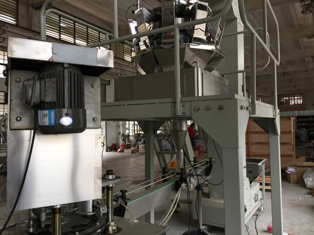 KANSU PILDĪŠANAS BLĪVĒŠANAS MAŠĪNA aizveriet shot.jpg