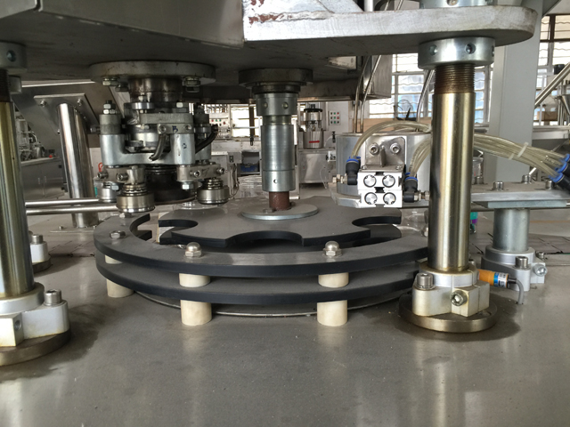 kārbu automātiskās noslēgšanas daļa.jpg