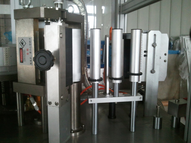 etiķešu piegādes sistēma.jpg