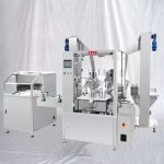 Šķidruma mazo pudeļu pildīšanas vāciņu marķēšanas mašīna ar atšifrētāju