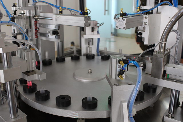 uzpildes presēšanas mašīna automātika.jpg