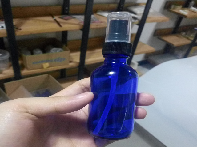 Ēterisko eļļu pudeles.jpg