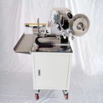 Daļēji automātisks karoga etiķetes aplikators suņu kauliem mājdzīvnieku barības iesaiņošanai