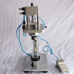 Pusautomātiska pneimatiskā galda smaržu stikla pudeļu gofrēšanas mašīna