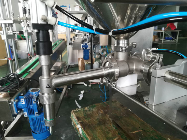 uzpildes sprauslu daļa uzpildes mašīnām.jpg