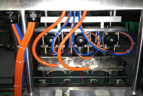 vacuum capper linear vakuuma aizbāžņu galviņu daļa aizvērt shot.jpg