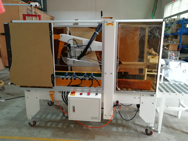 kartona blīvētājs ar karstās kausēšanas līmes ierīci (1).jpg