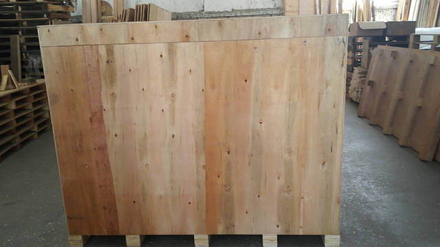 kartona blīvētājs koka korpusā.jpg