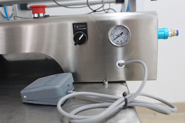 pneimatiskā virzuļa daļa uzpildes mašīnai.jpg